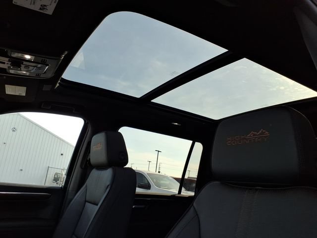 New 2026 Chevrolet Suburban High Country AWD/4WD image 8