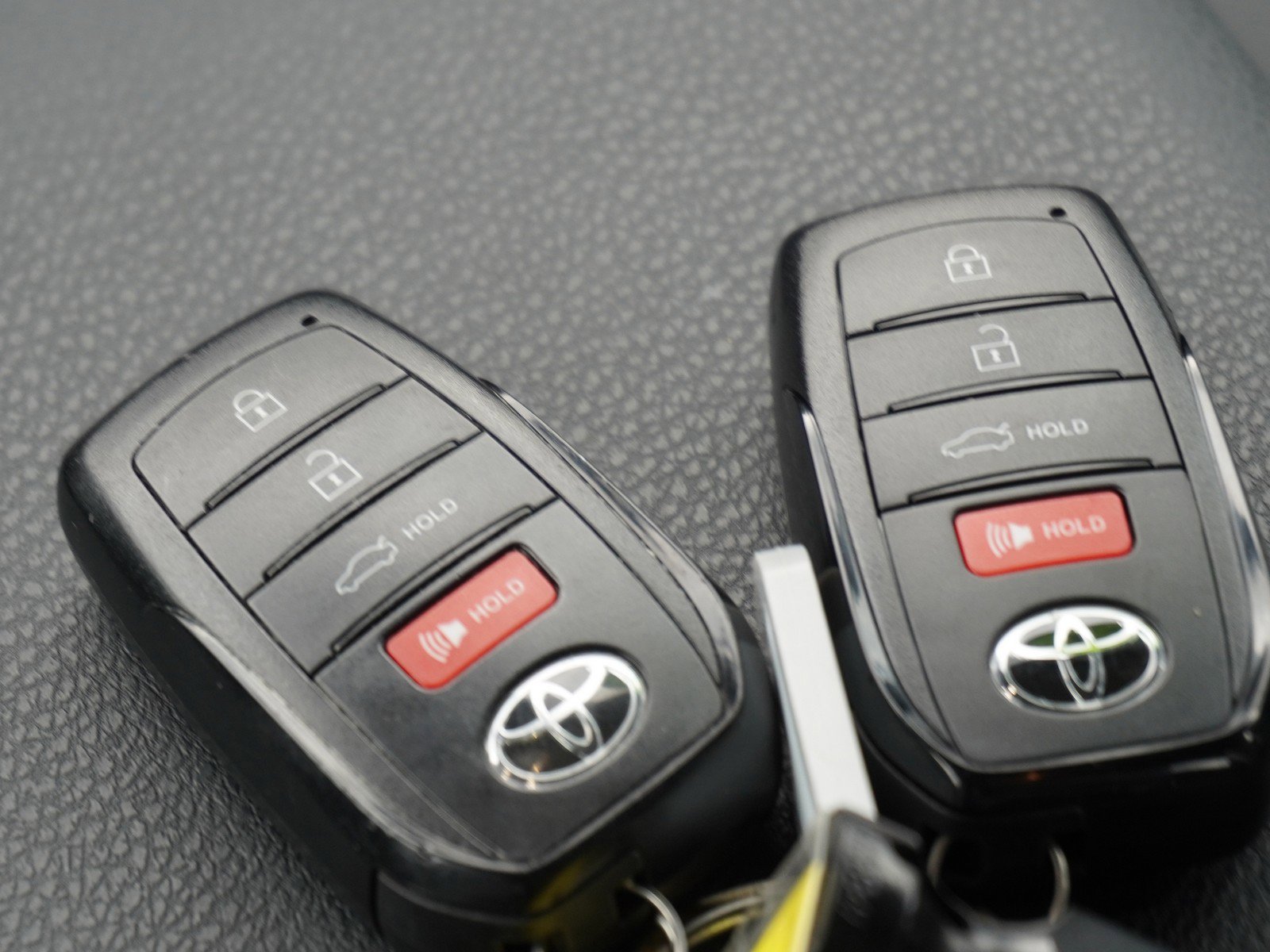 Used 2025 Toyota Camry SE FWD image 17