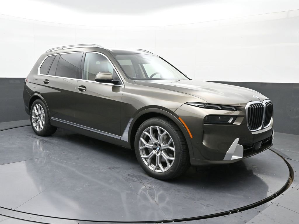 New 2025 BMW X7 xDrive40i image 3