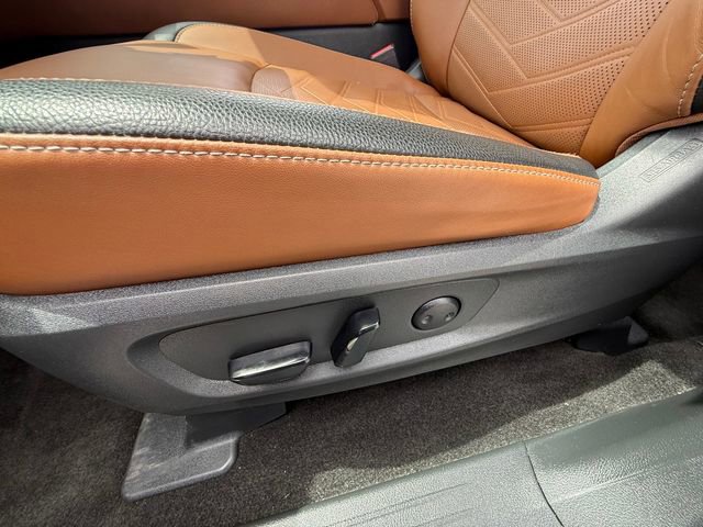 Used 2023 Nissan Pathfinder Platinum AWD/4WD image 25