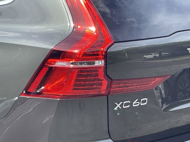 Used 2022 Volvo XC60 B5 Inscription w/ Advanced Package AWD/4WD image 10