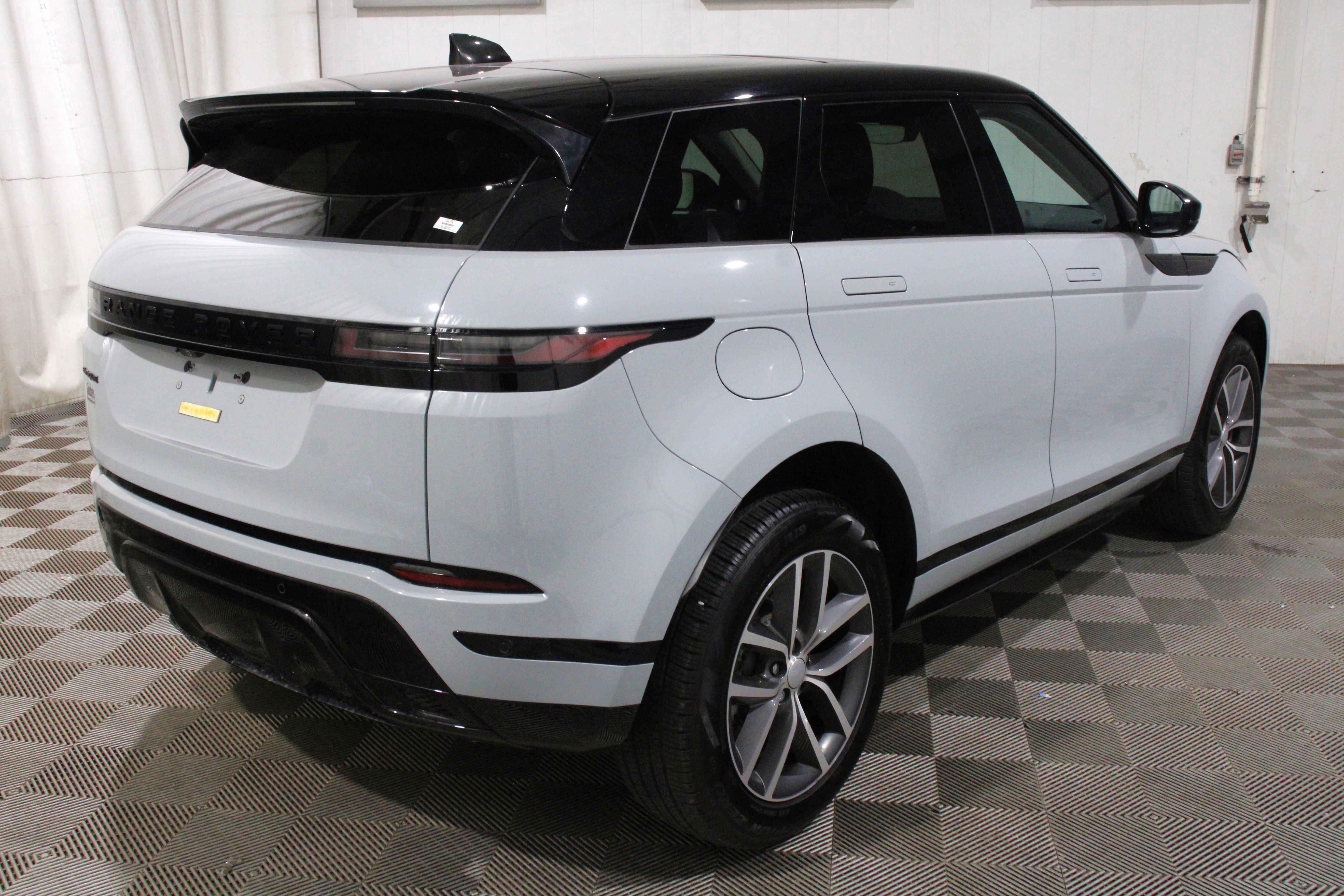 Used 2024 Land Rover Range Rover Evoque Dynamic SE AWD/4WD image 26