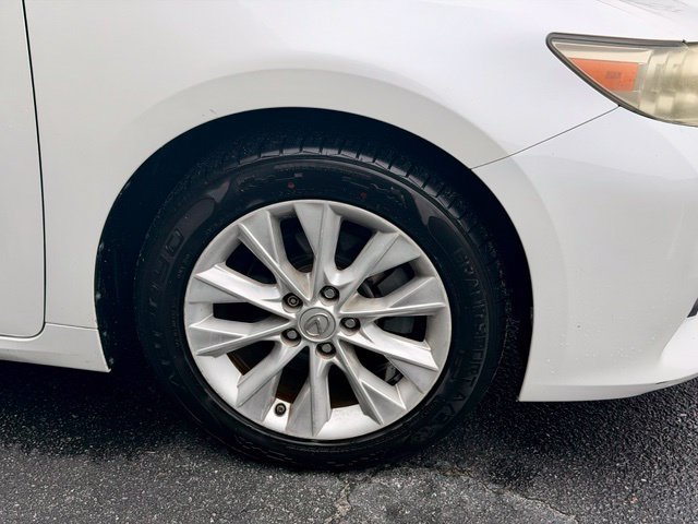 Used 2013 Lexus ES 300h w/ Luxury Pkg FWD image 29