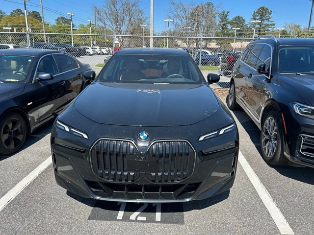 Used 2024 BMW 740i xDrive image 4