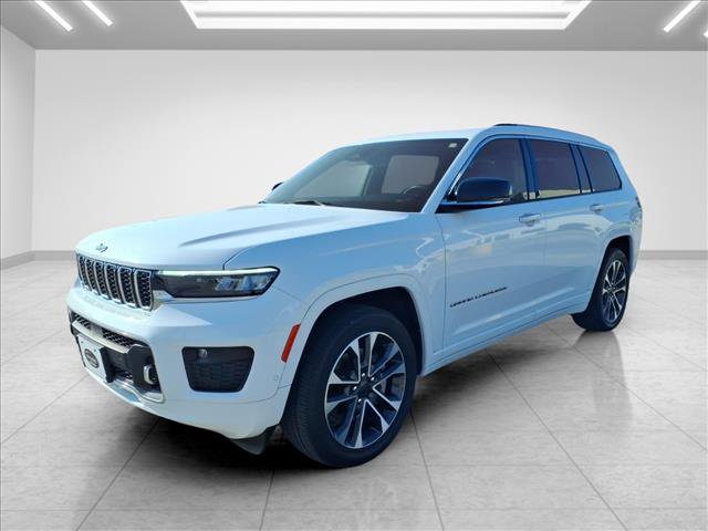 Used 2022 Jeep Grand Cherokee L Overland w/ Luxury Tech Group IV AWD/4WD image 3