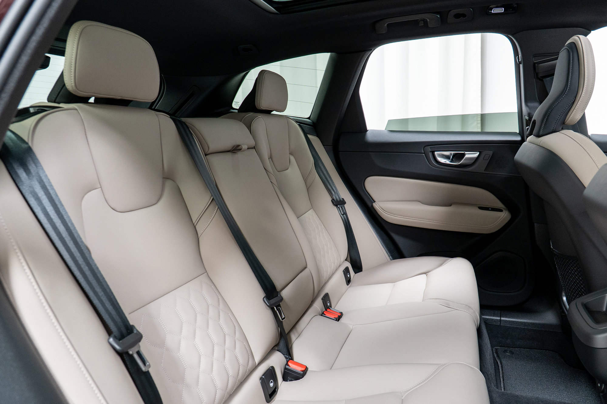 New 2026 Volvo XC60 B5 Core w/ Climate Package image 24