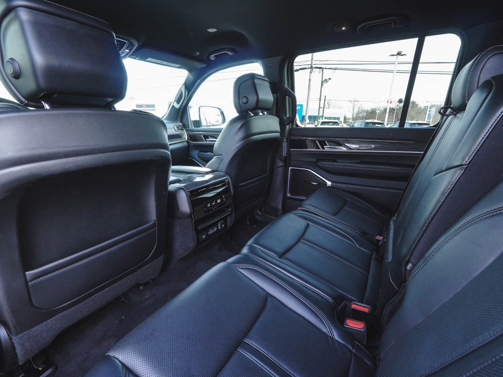 Used 2022 Jeep Wagoneer Series II image 36