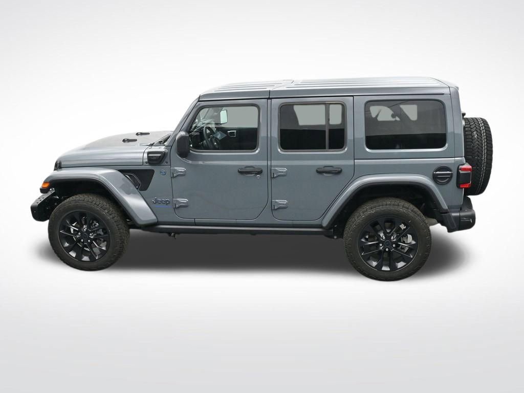 Used 2025 Jeep Wrangler Sahara 4xe image 29