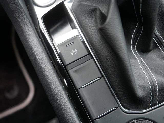 Certified 2023 Volkswagen Taos SE w/ Black Wheel Package image 34