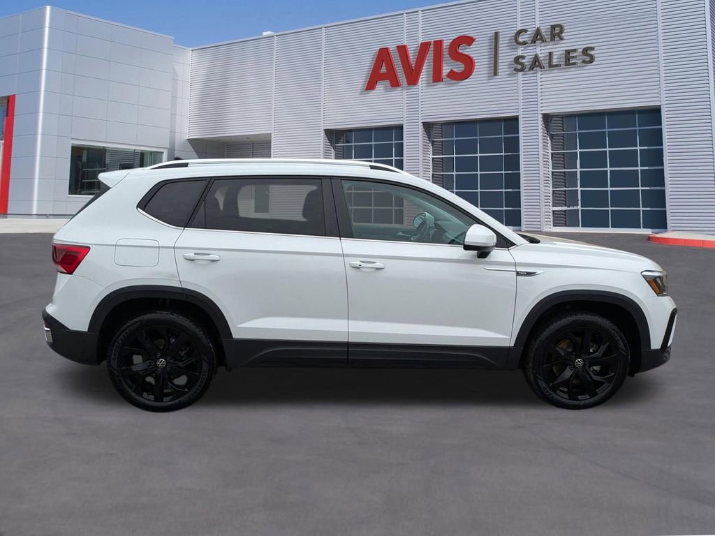 Used 2024 Volkswagen Taos SE image 5