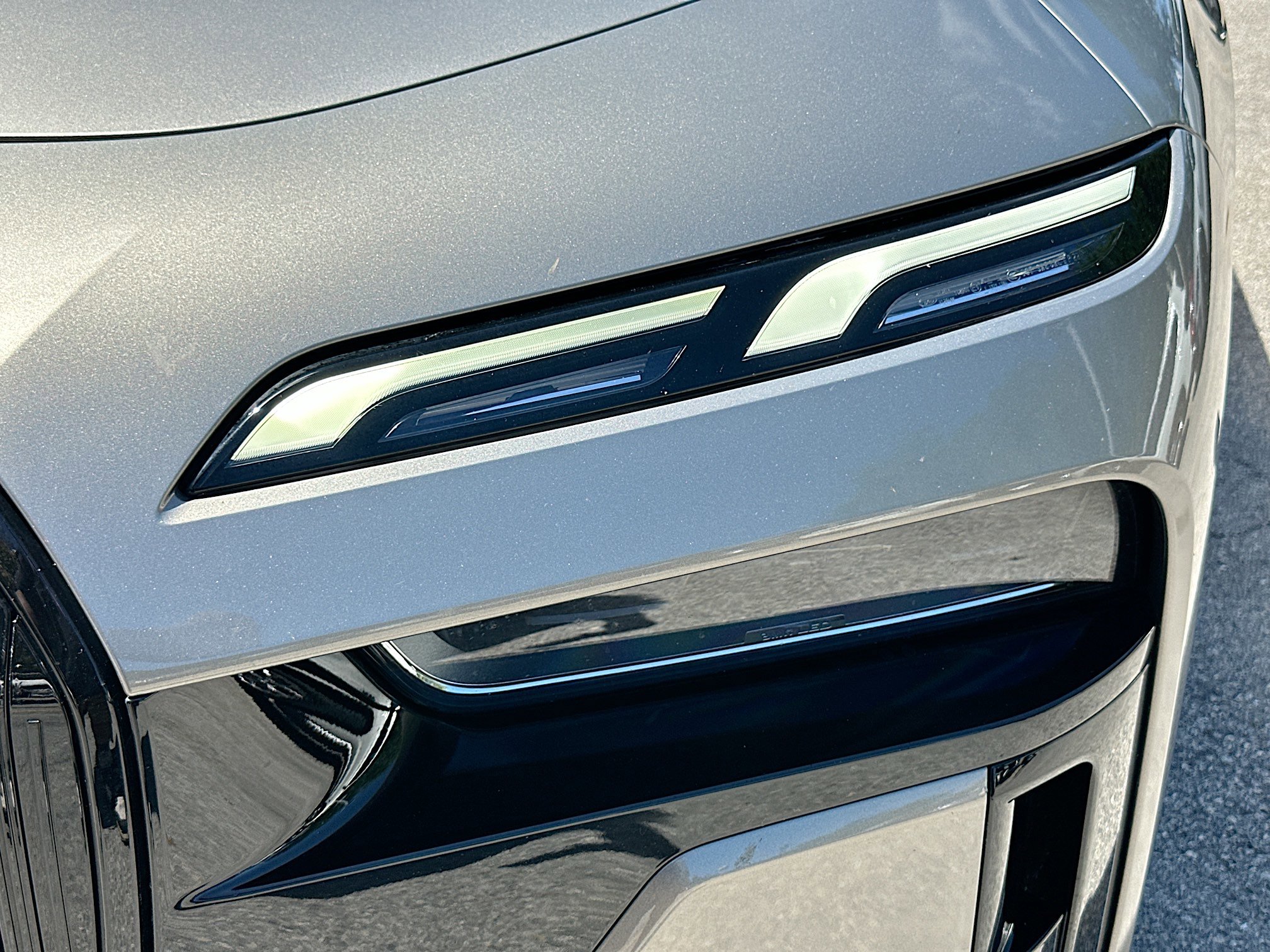 Certified 2023 BMW 740i image 32