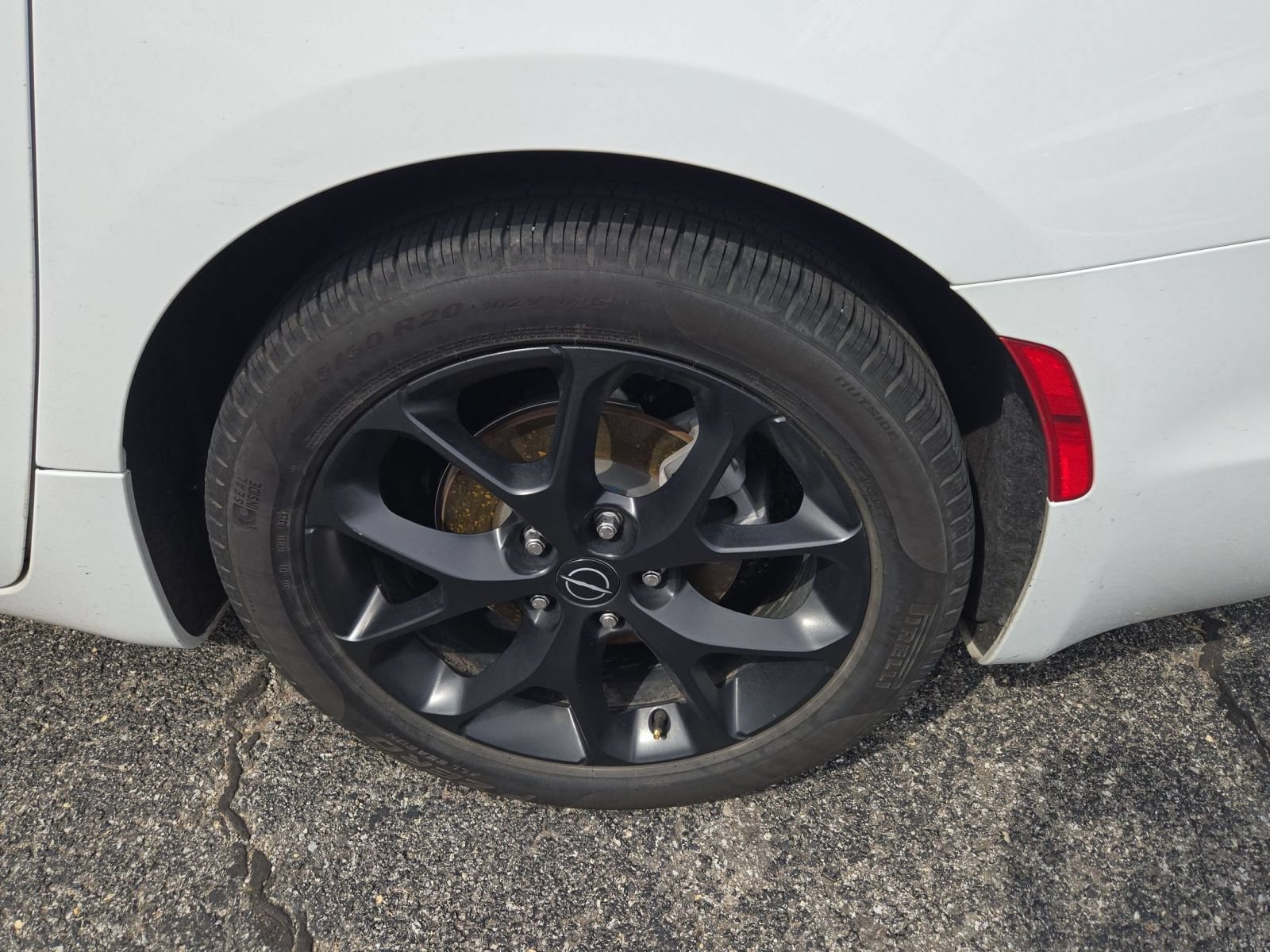 Used 2025 Chrysler Pacifica Limited FWD image 24
