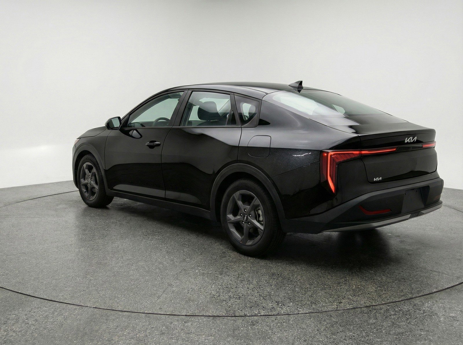 Used 2025 Kia K4 LXS image 6