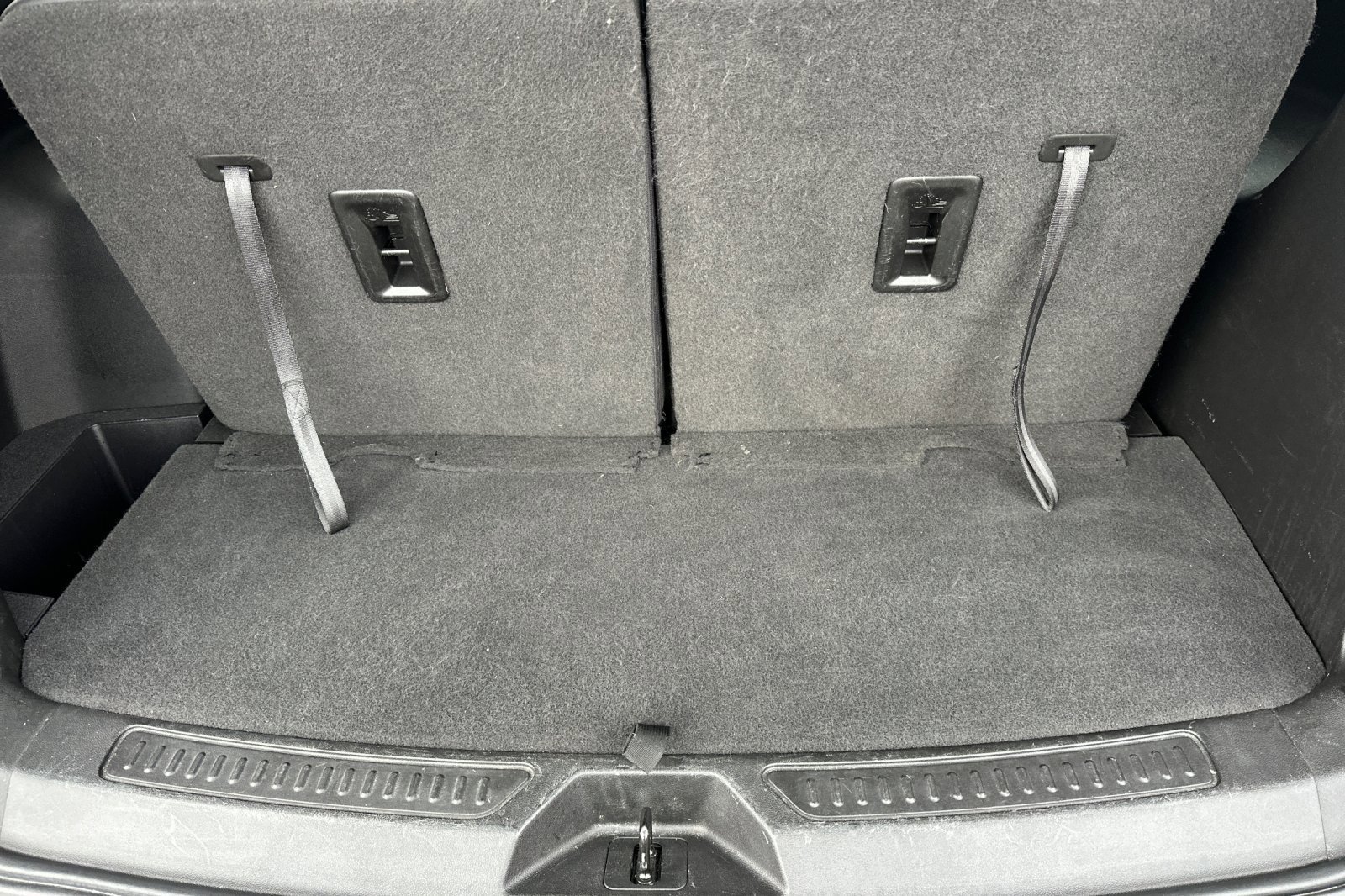 Used 2021 GMC Acadia SLT w/ Elevation Edition image 16