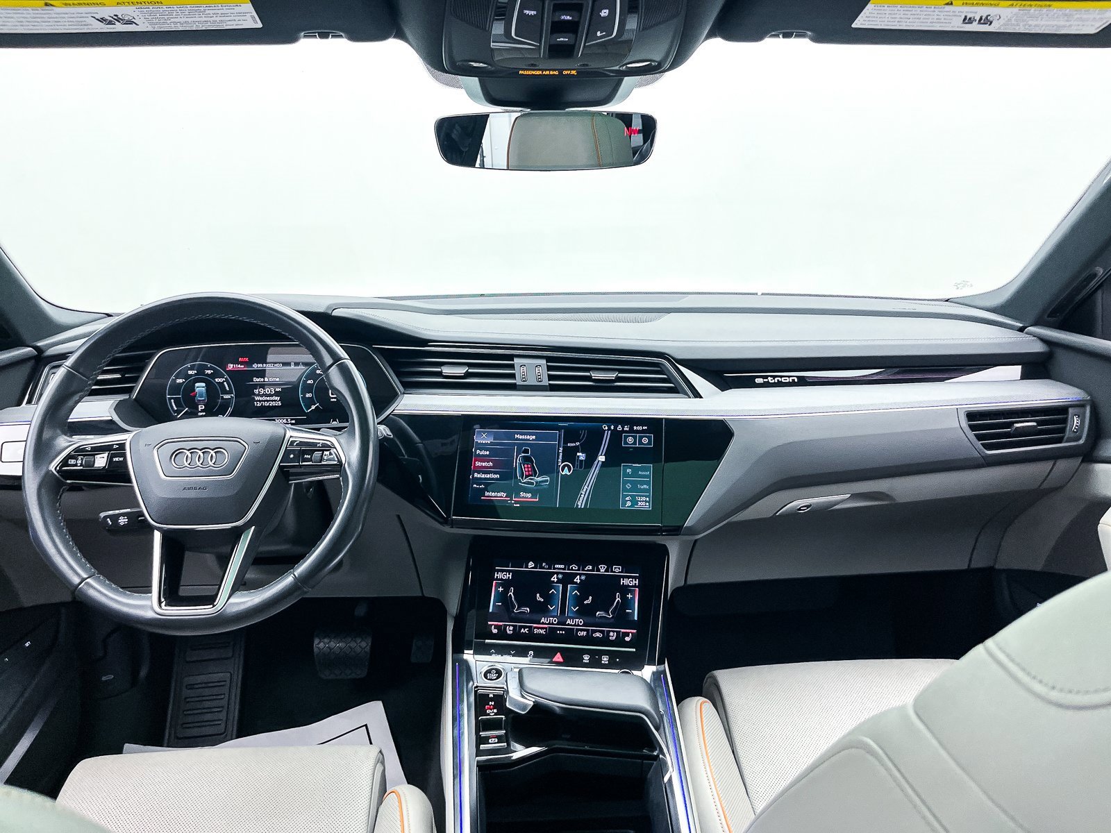 Used 2024 Audi Q8 e-tron Prestige image 31