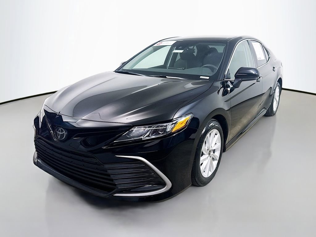 Certified 2023 Toyota Camry LE FWD image 3