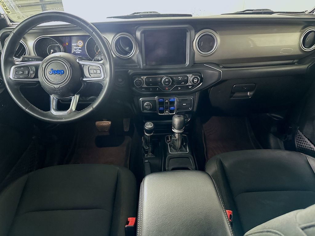Used 2018 Jeep Wrangler Unlimited Sahara AWD/4WD image 18