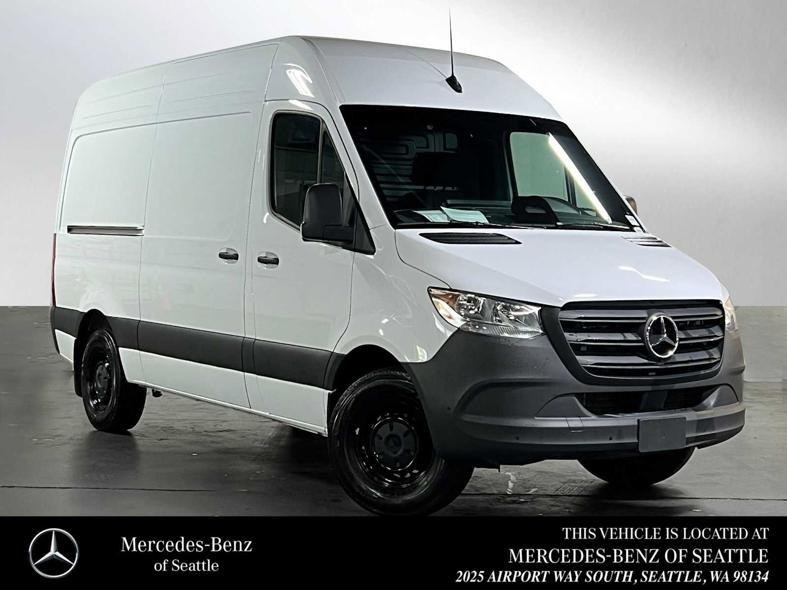 Used 2025 Mercedes-Benz Sprinter 2500 image 1
