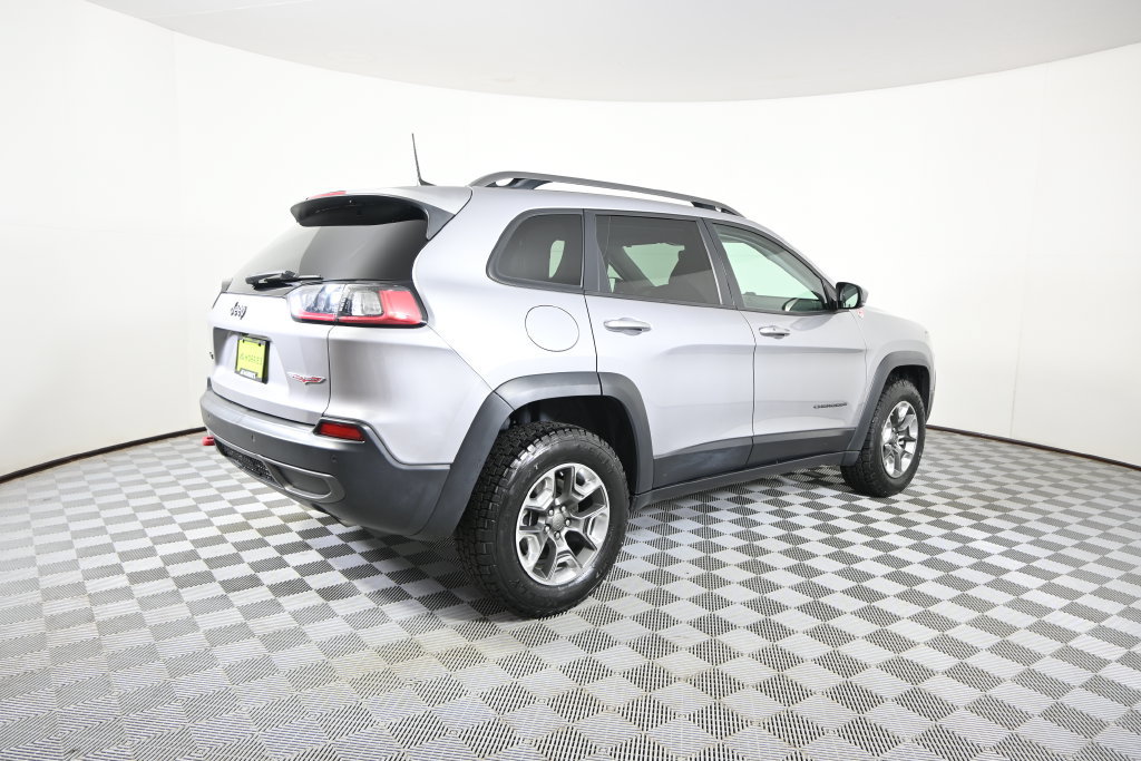 Used 2019 Jeep Cherokee Trailhawk AWD/4WD image 6