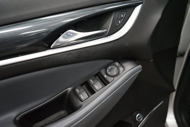 Used 2020 Buick Enclave Essence image 25