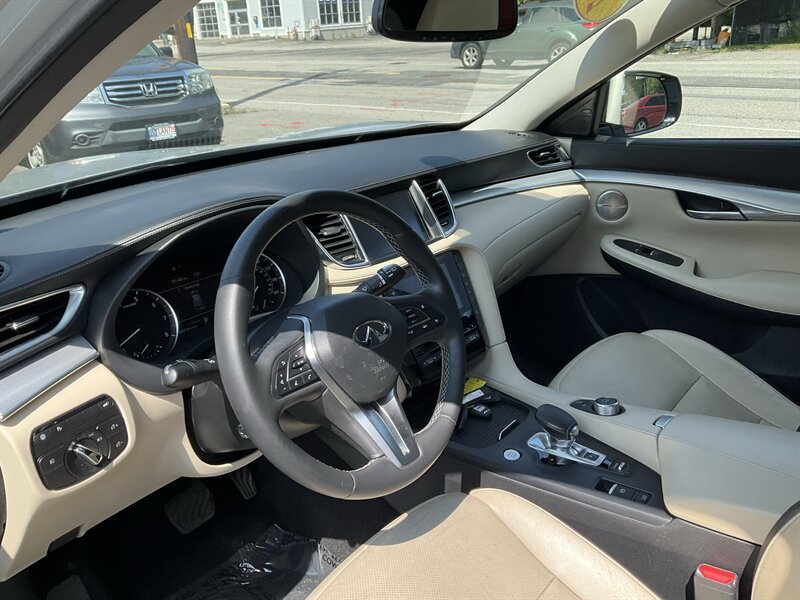 Used 2019 INFINITI QX50 Essential w/ Premium Heat Package AWD/4WD image 19