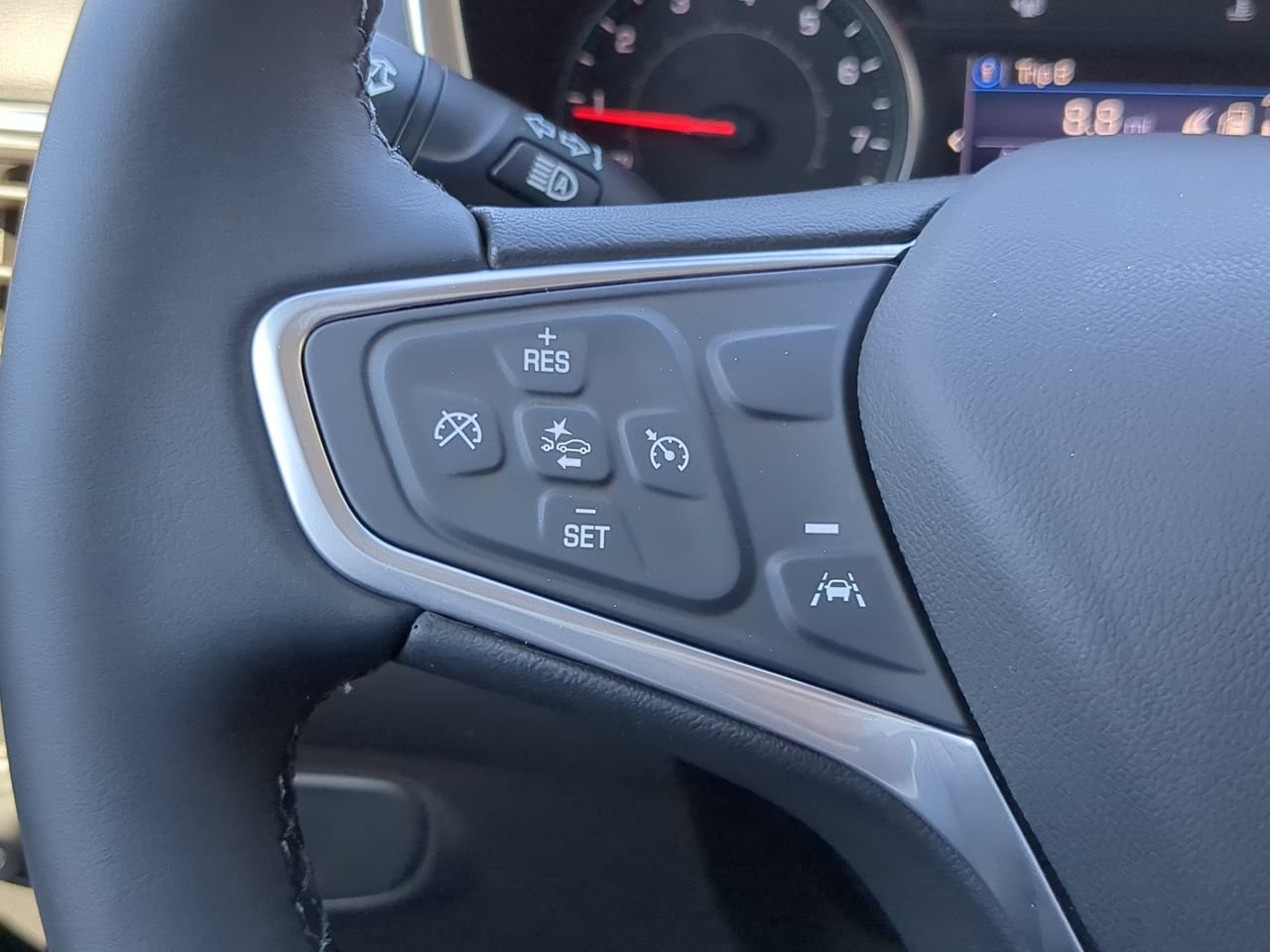 Used 2023 Chevrolet Equinox LT FWD image 24