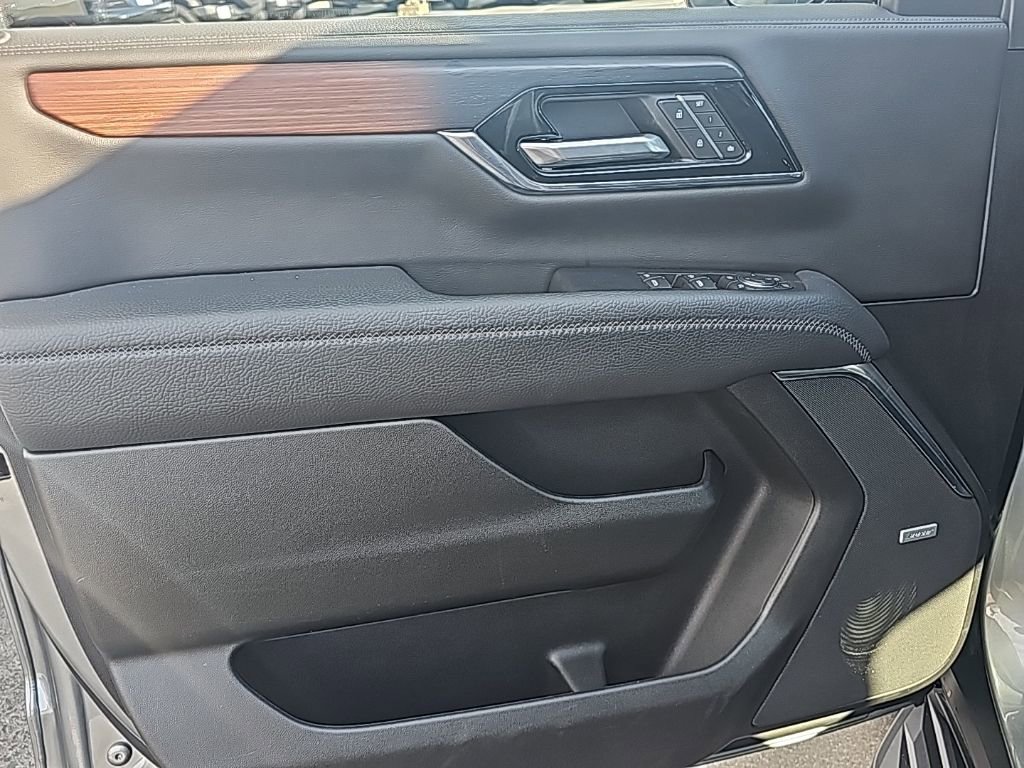 Certified 2025 GMC Yukon Denali image 11