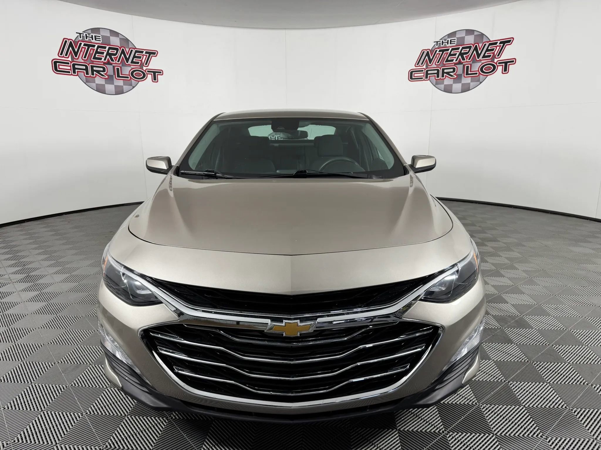 Used 2023 Chevrolet Malibu LT w/ Driver Confidence Package FWD image 2