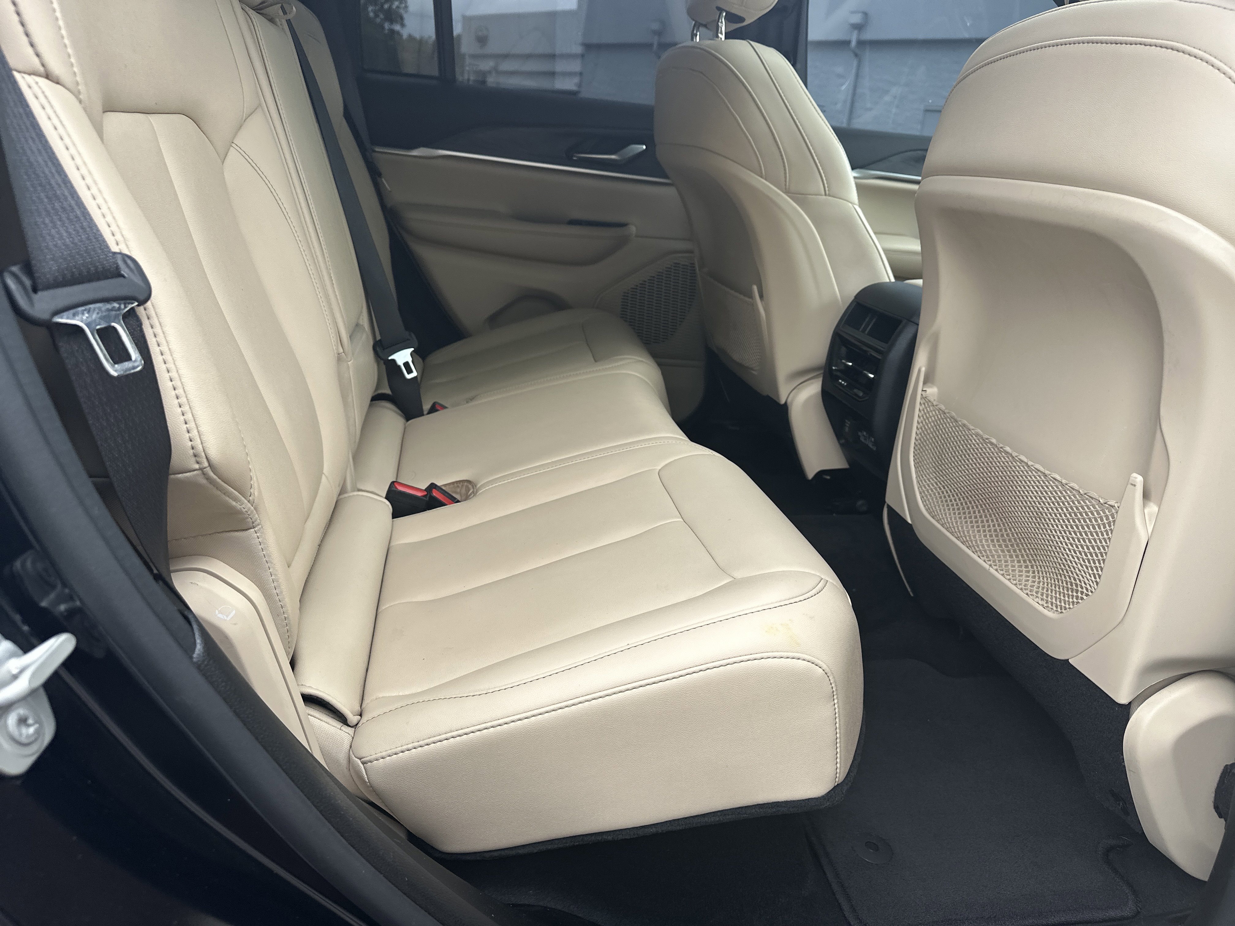 Used 2024 Jeep Grand Cherokee Limited AWD/4WD image 18