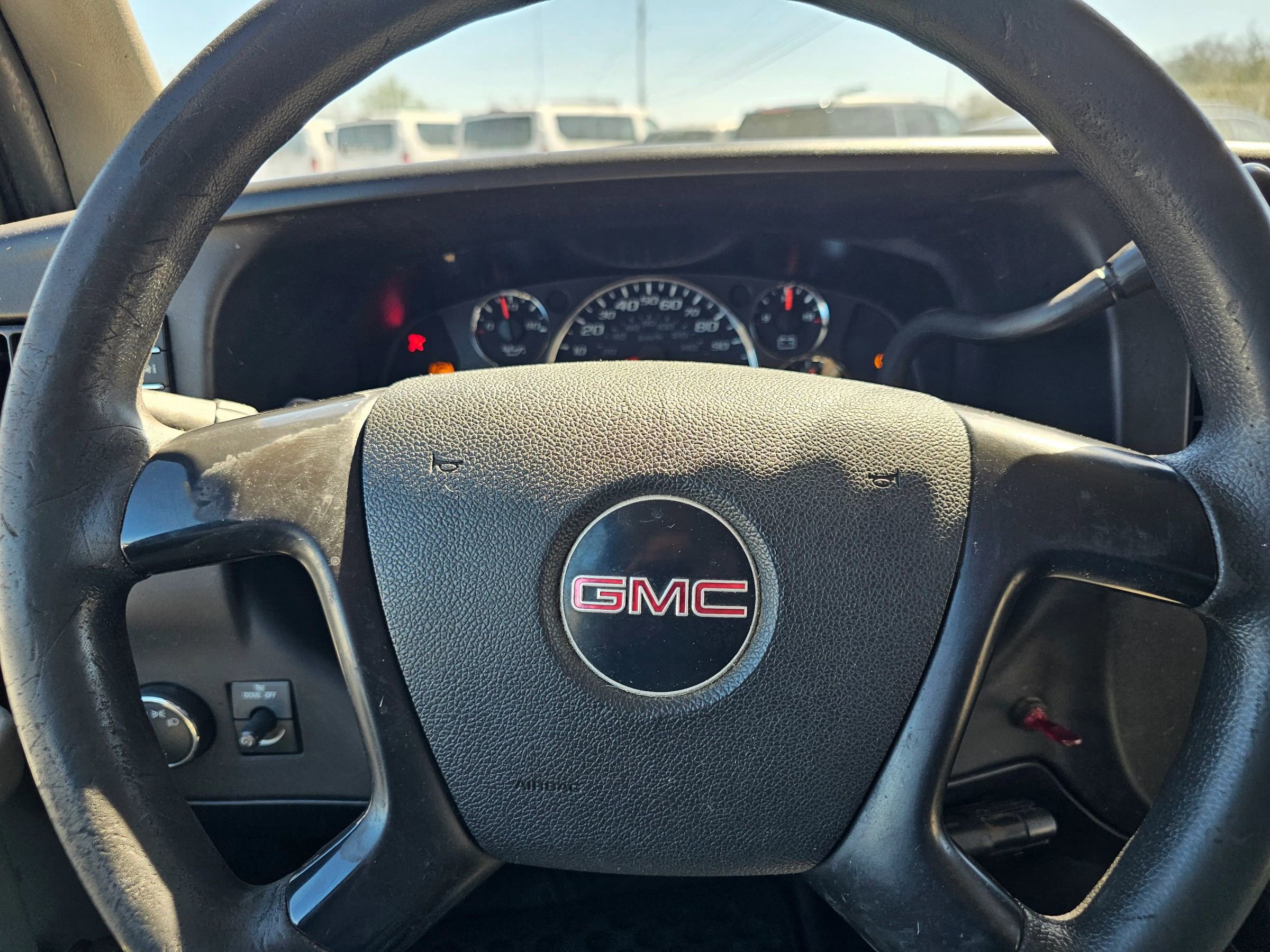 Used 2010 GMC Savana 1500 RWD image 9