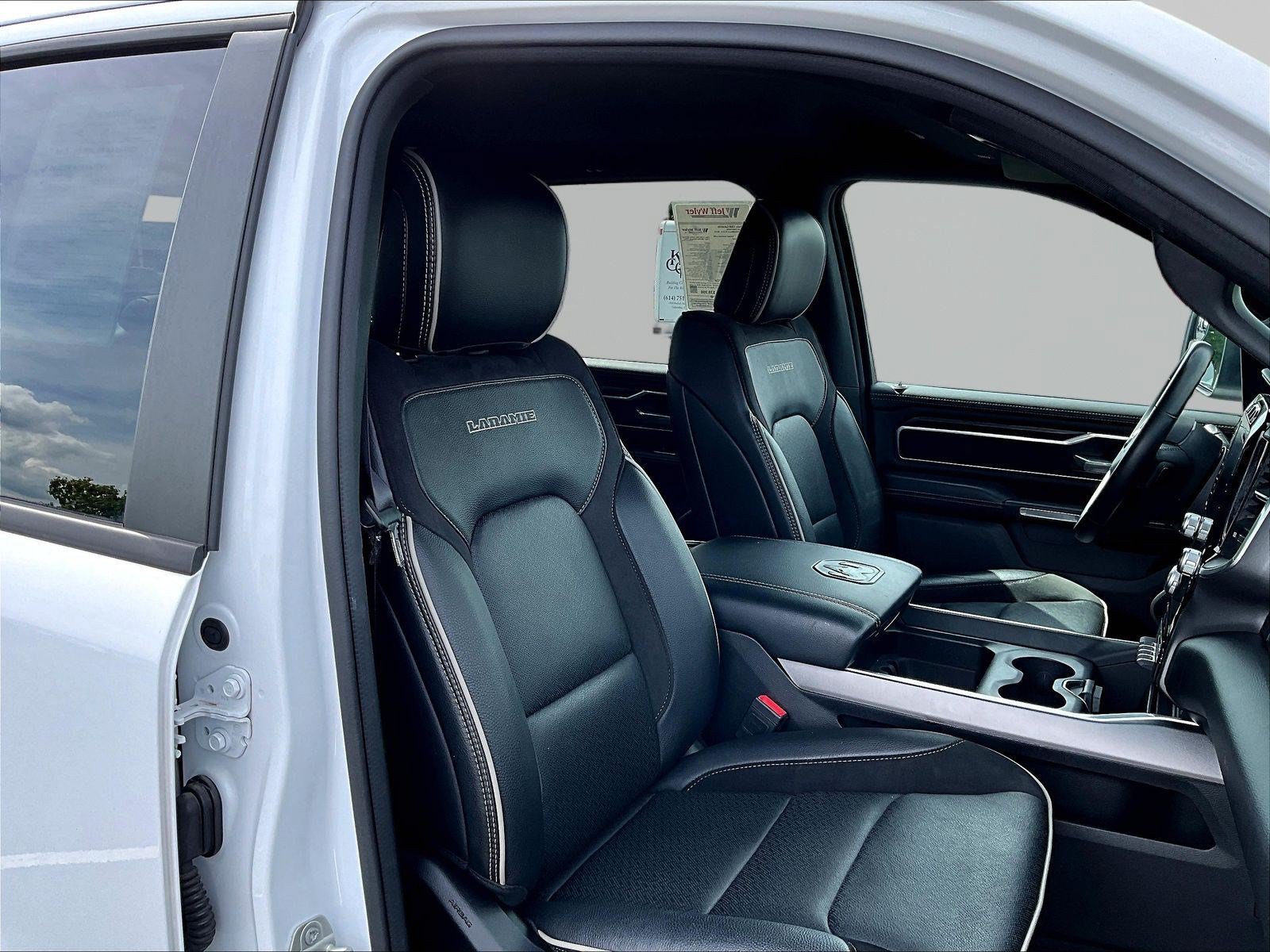 Used 2024 RAM 1500 Laramie AWD/4WD image 29