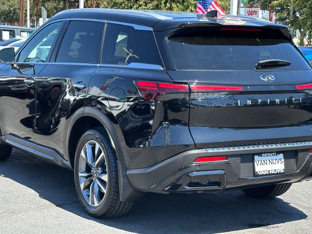 Used 2023 INFINITI QX60 Luxe w/ Cargo Package FWD image 5