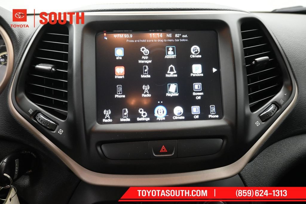 Used 2017 Jeep Cherokee Latitude w/ Comfort & Sound Group FWD image 15