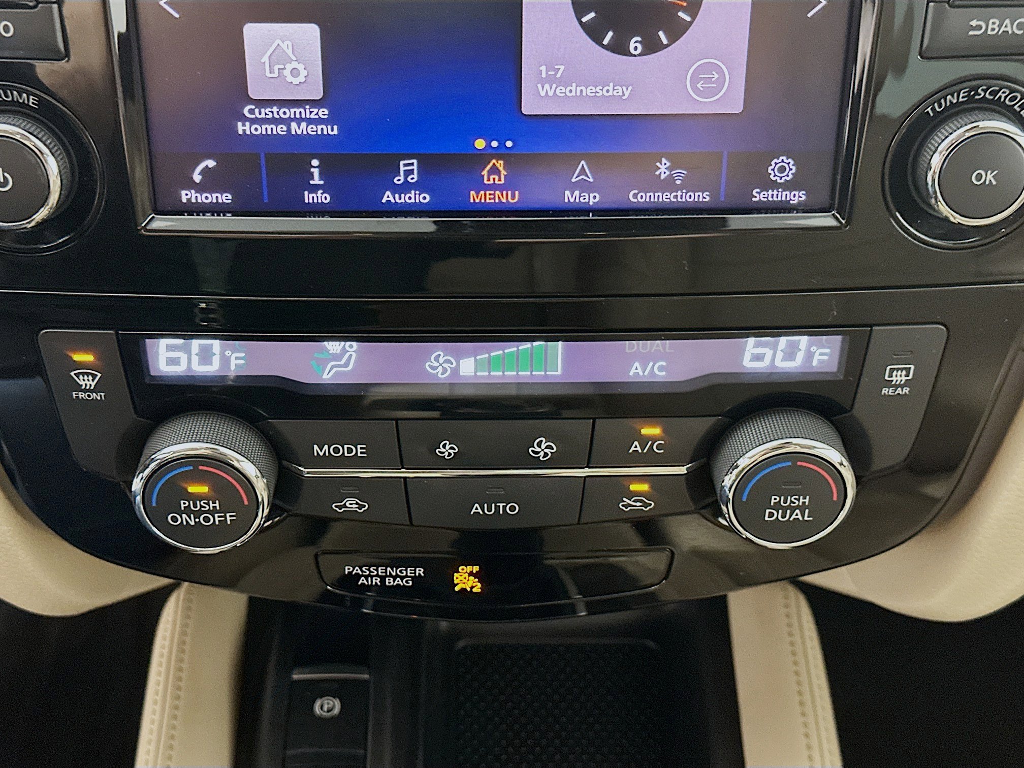 Used 2018 Nissan Rogue SL w/ Premium Package image 23