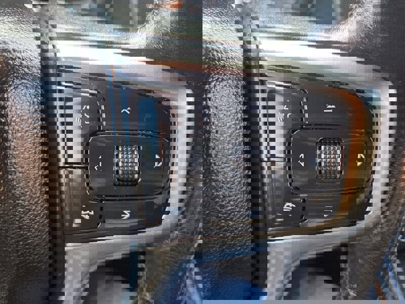 Used 2021 Chevrolet Suburban Premier image 16