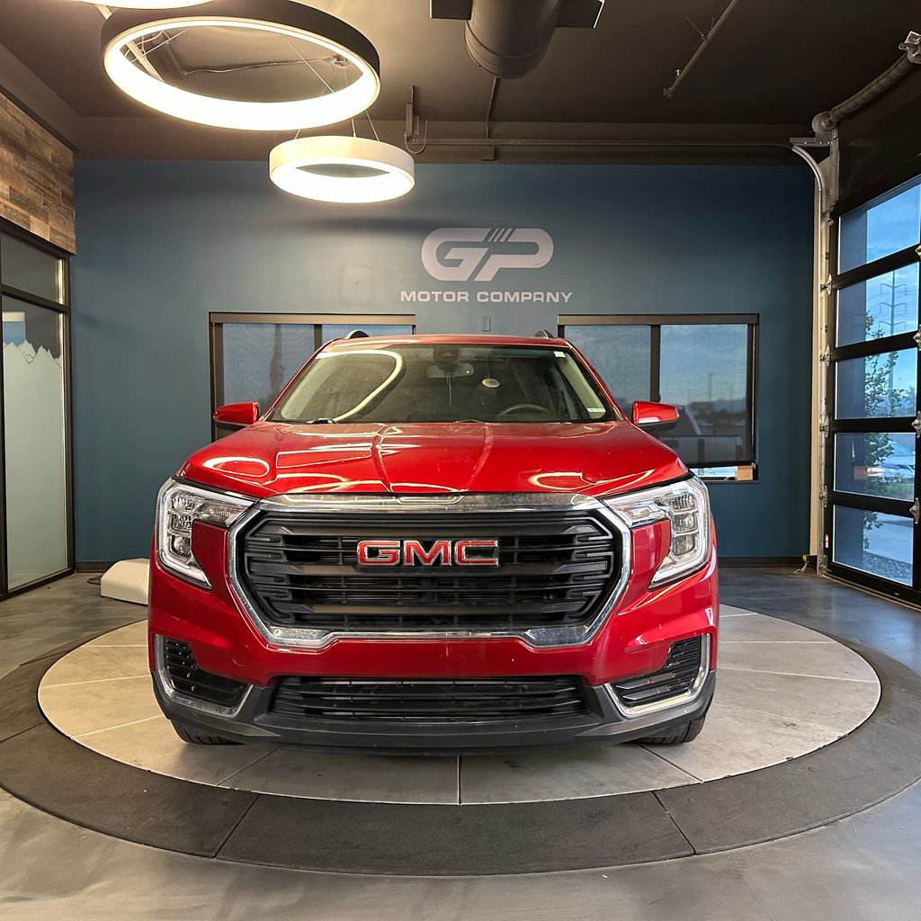 Used 2024 GMC Terrain SLE w/ Driver Convenience Package AWD/4WD image 8