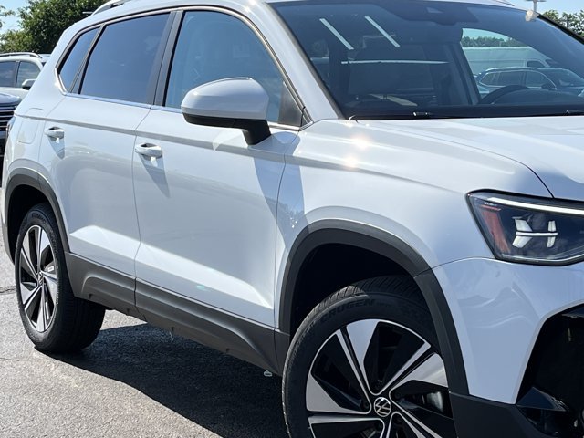New 2026 Volkswagen Taos SE AWD/4WD image 4