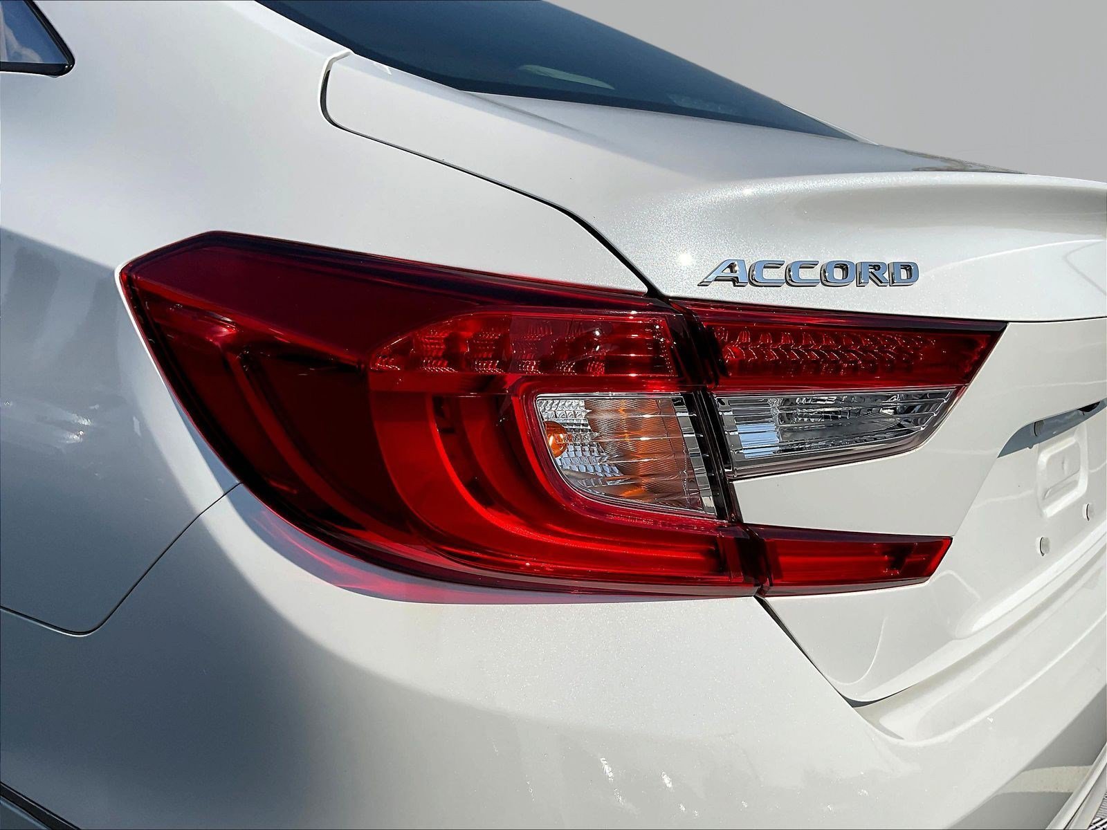 Used 2018 Honda Accord EX-L image 23