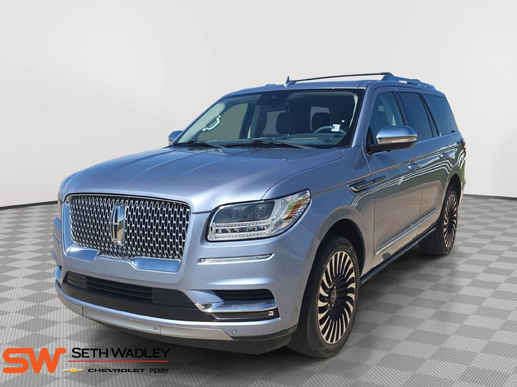 Used 2021 Lincoln Navigator Black Label w/ Cargo Convenience Package AWD/4WD image 3