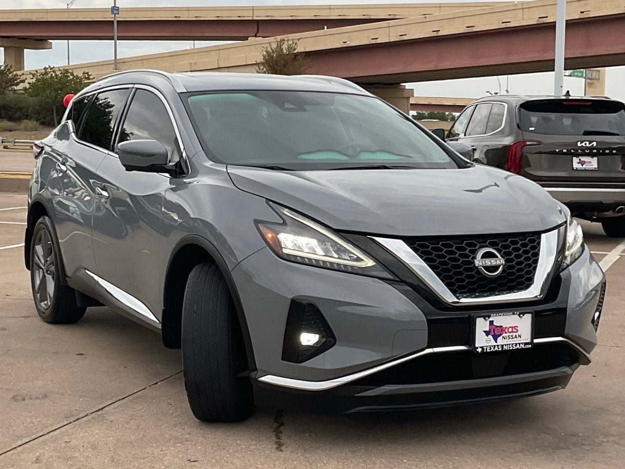 Used 2023 Nissan Murano Platinum w/ Cargo Package FWD image 3