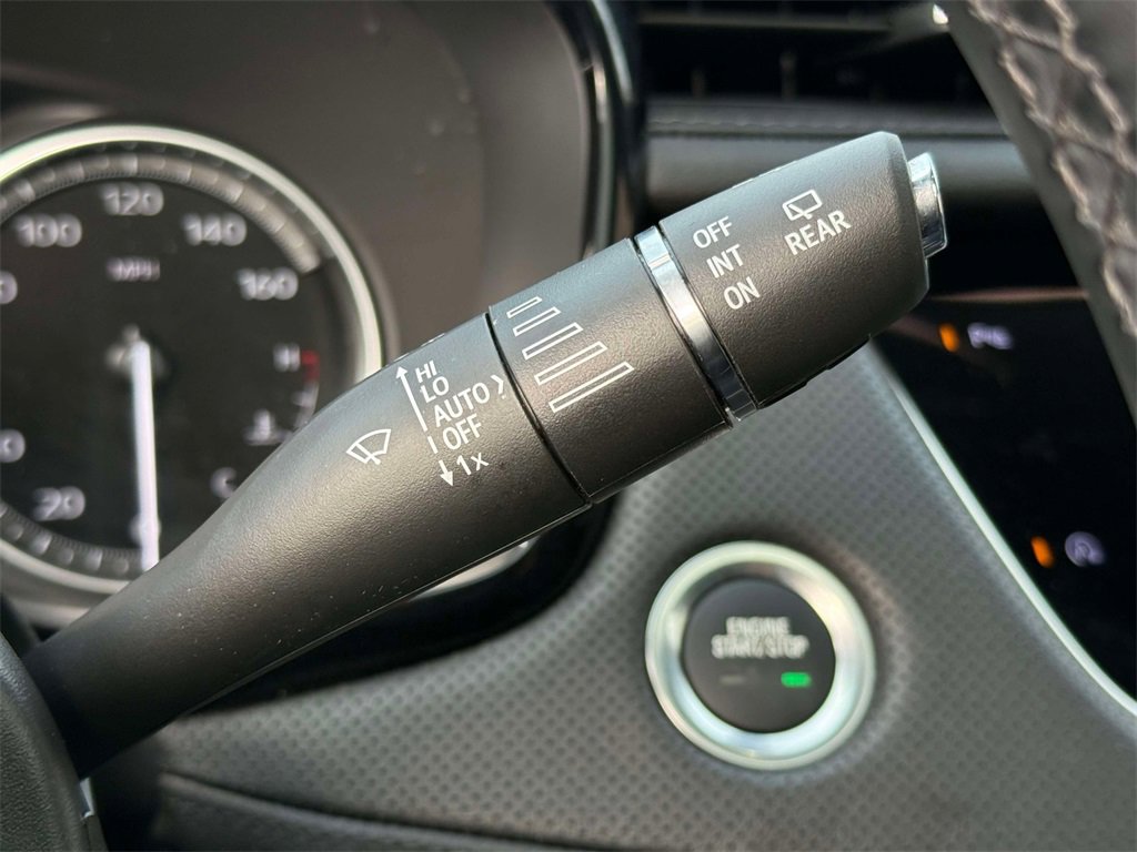 Used 2025 Cadillac XT5 Premium Luxury image 32