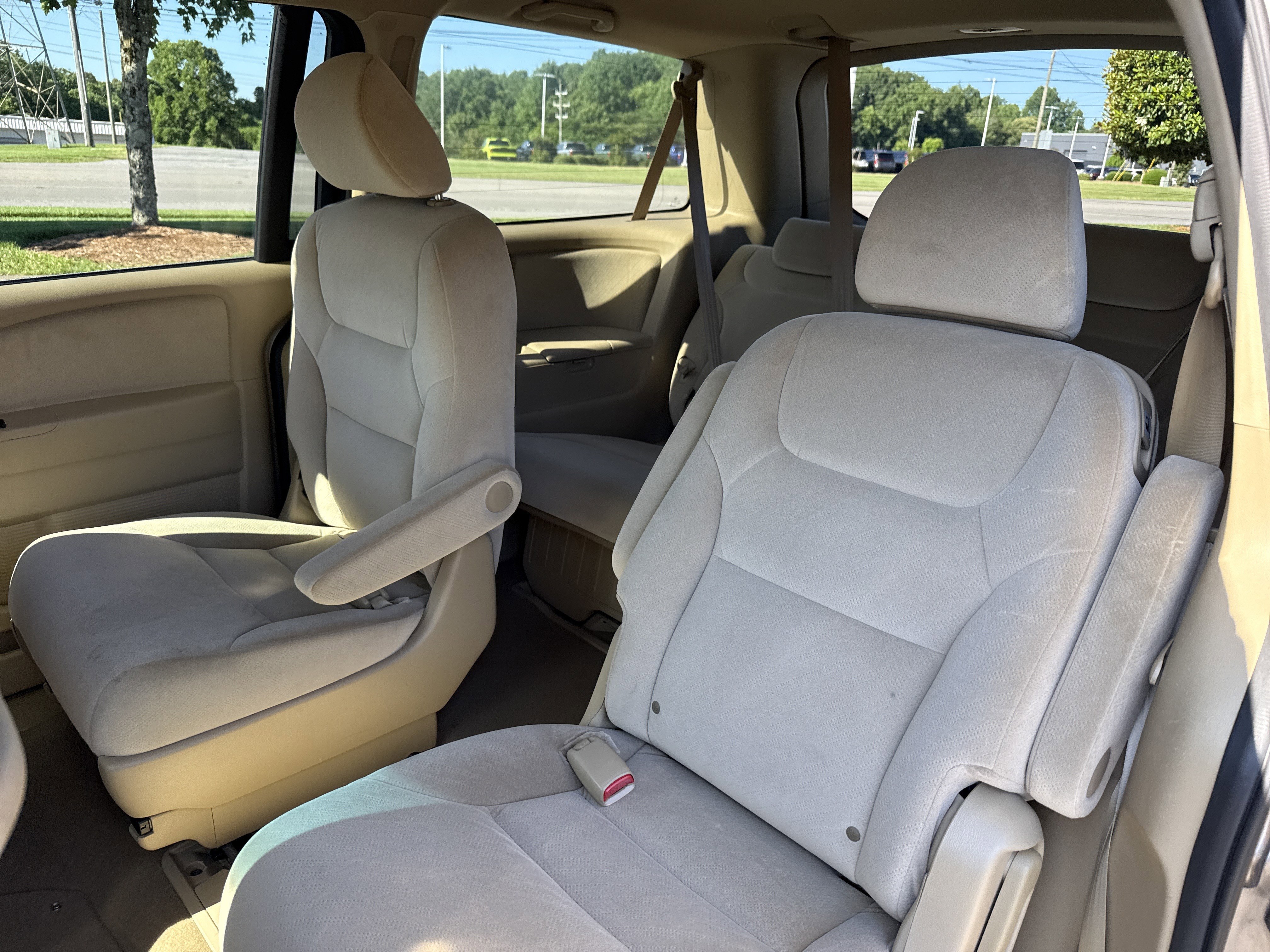 Used 2010 Honda Odyssey LX image 30