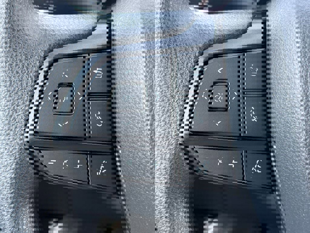 Used 2025 Toyota Sienna LE w/ LE Plus Package image 23