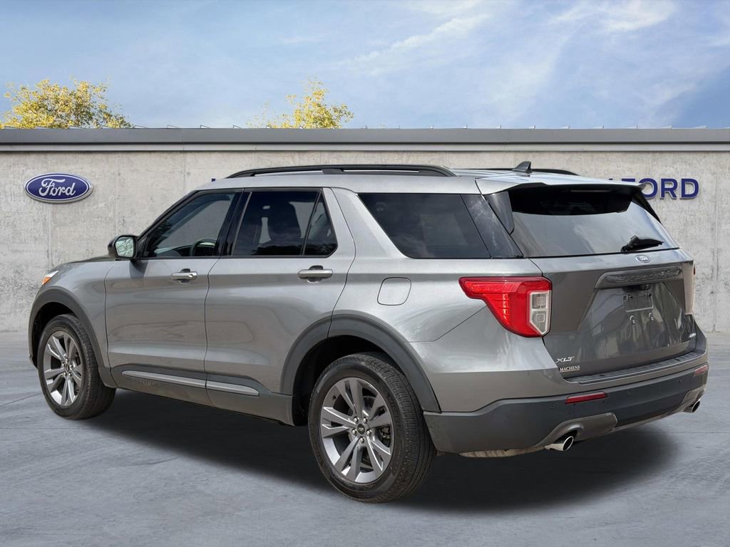 Used 2022 Ford Explorer XLT w/ Equipment Group 202A image 7