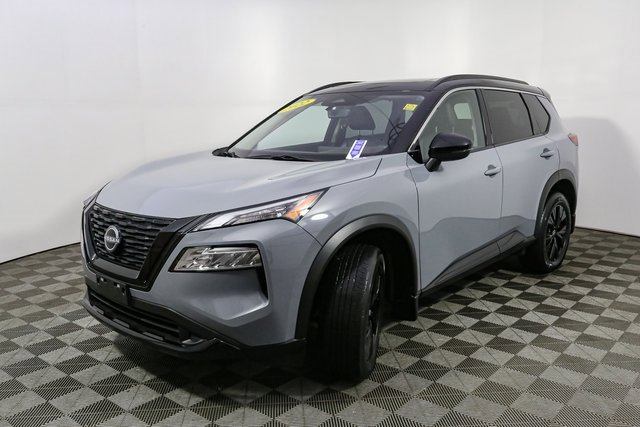 Used 2023 Nissan Rogue SV w/ SV Premium Package image 5