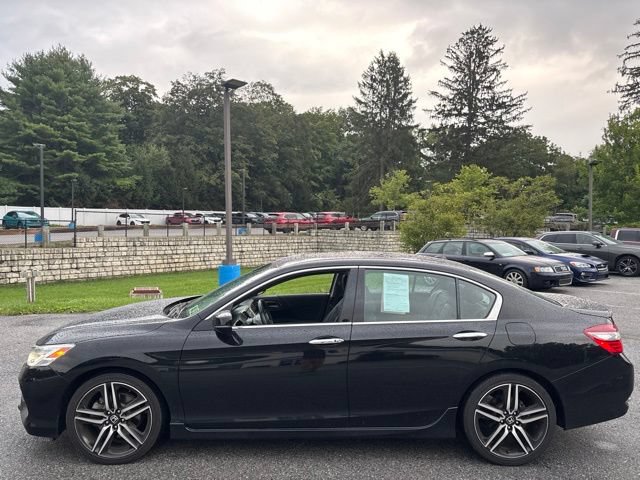 Certified 2017 Honda Accord Touring image 3