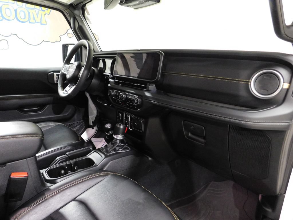 Used 2024 Jeep Wrangler Unlimited Sahara w/ Technology Group AWD/4WD image 79