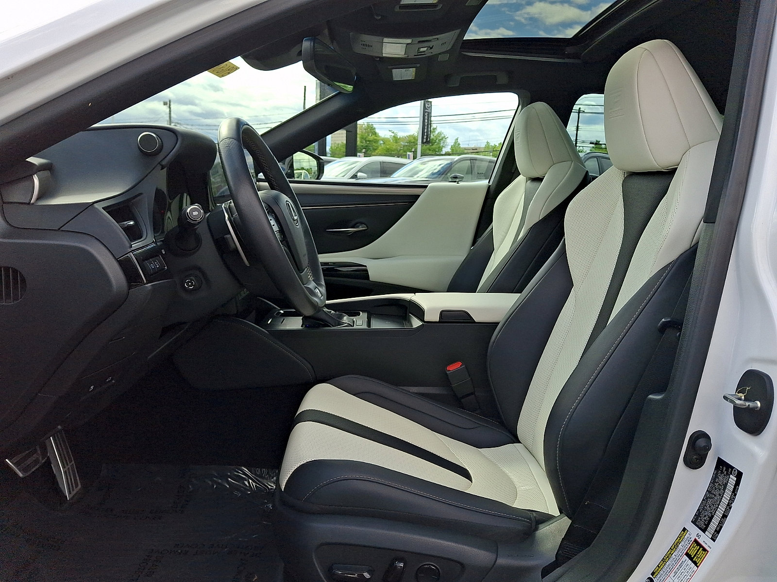 Used 2023 Lexus ES 350 F Sport w/ Accessory Package (Z1) FWD image 15