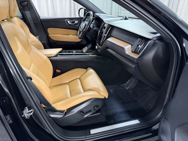 Used 2021 Volvo XC60 T8 Inscription w/ Advanced Package image 7