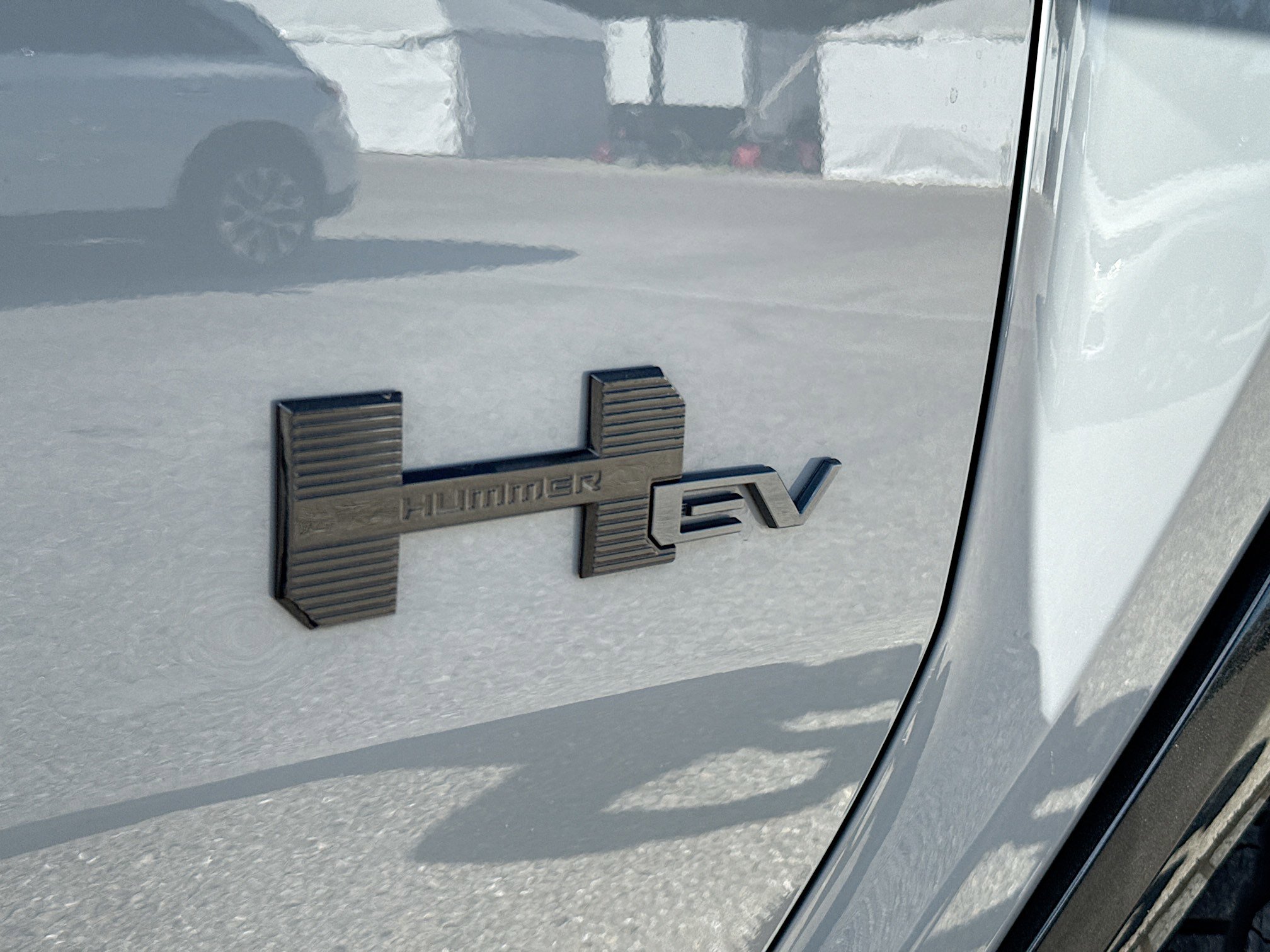 Used 2025 GMC Hummer EV 2X w/ LPO, Dark Essentials Package image 11